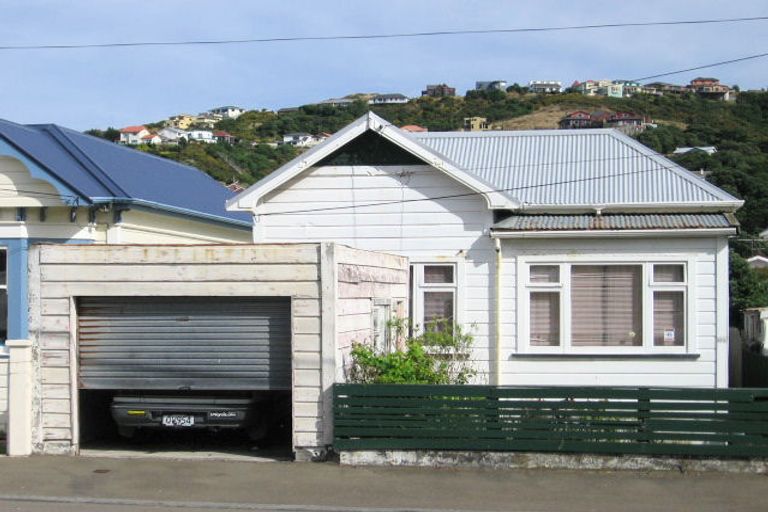 Photo of property in 218 Clyde Street, Island Bay, Wellington, 6023