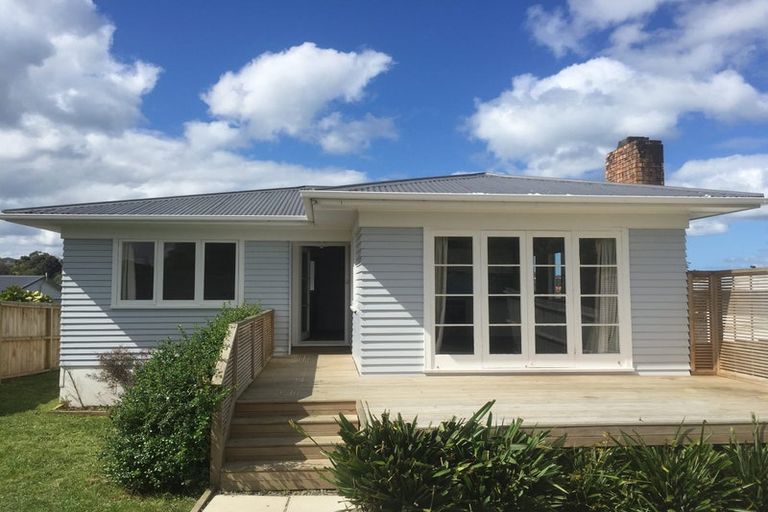 Photo of property in 1/62 Sycamore Drive, Sunnynook, Auckland, 0620