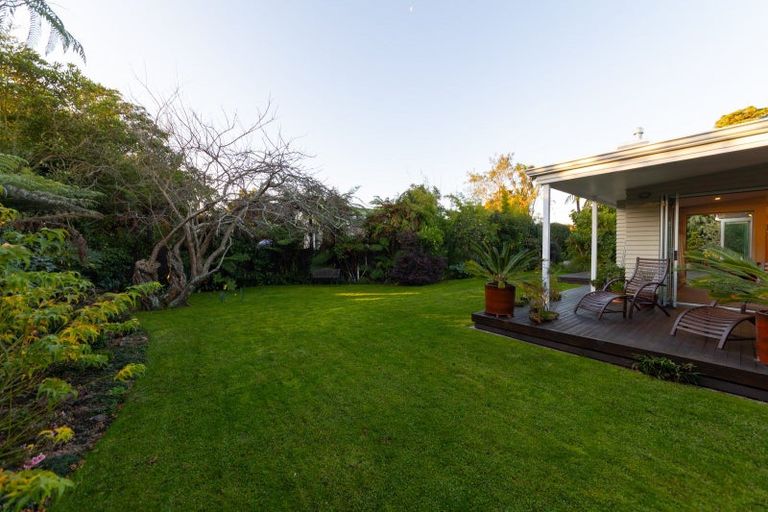 Photo of property in 72 Pahiatua Street, Hokowhitu, Palmerston North, 4410