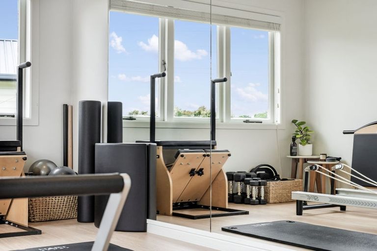 Photo of property in 39 Toru Street, Te Atatu Peninsula, Auckland, 0610