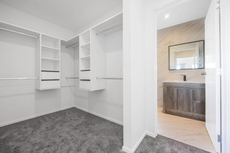 Photo of property in 50a Barbados Drive, Unsworth Heights, Auckland, 0632