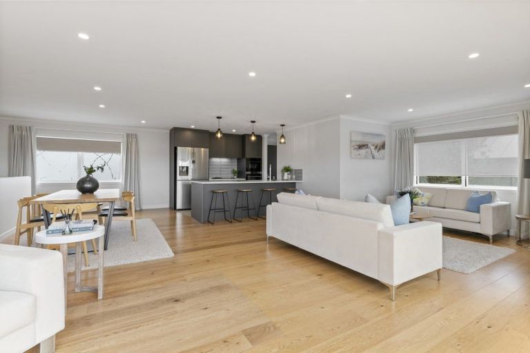 Photo of property in 2/2 Milton Road, Northcote Point, Auckland, 0627