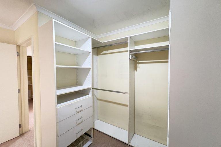 Photo of property in 30 Royal View Road, Te Atatu South, Auckland, 0610