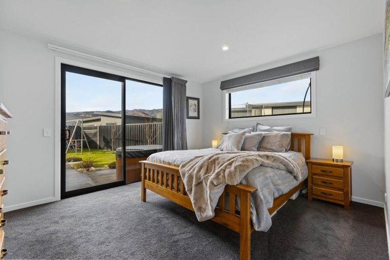 Photo of property in 1 Fraer Street, Cromwell, 9310