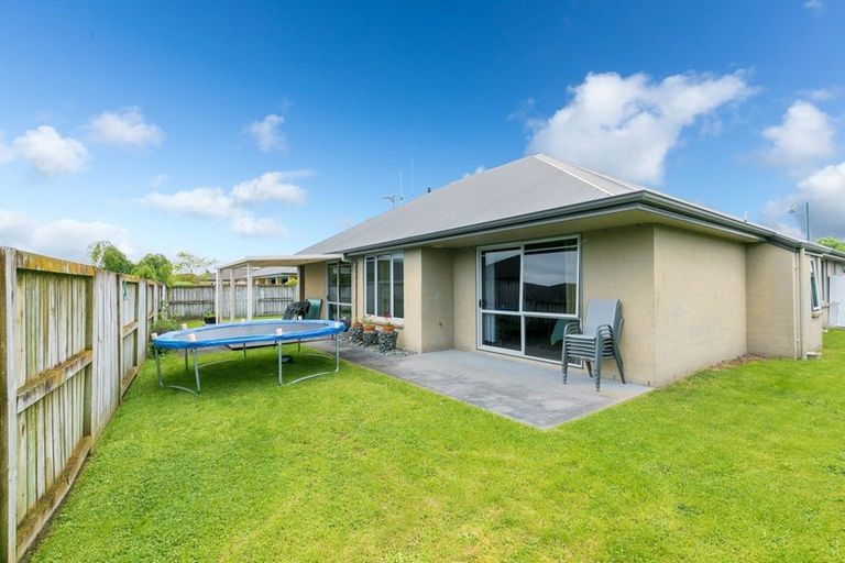 Photo of property in 20 Whitford Place, Rototuna North, Hamilton, 3210