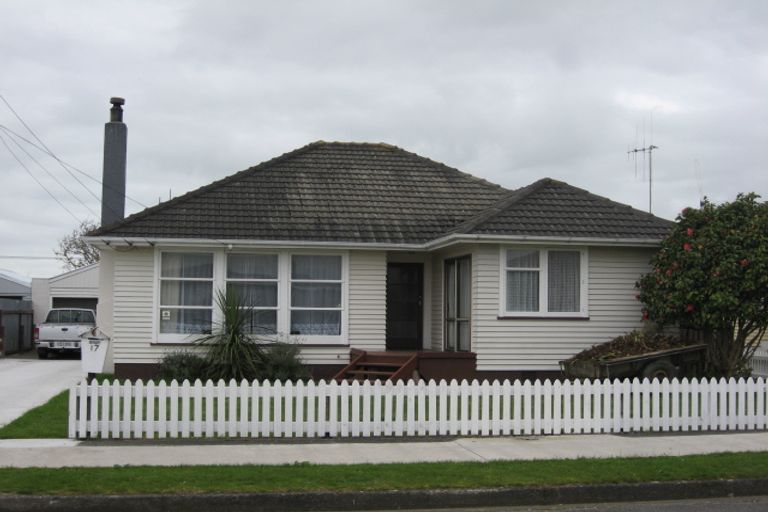 Photo of property in 17 Norfolk Street, Levin, 5510