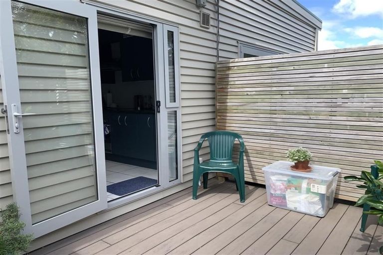 Photo of property in 8/231 Marine Parade, Seatoun, Wellington, 6022