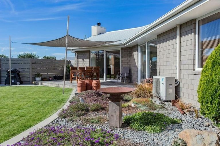 Photo of property in 8 Riverside Way, Amberley, 7410