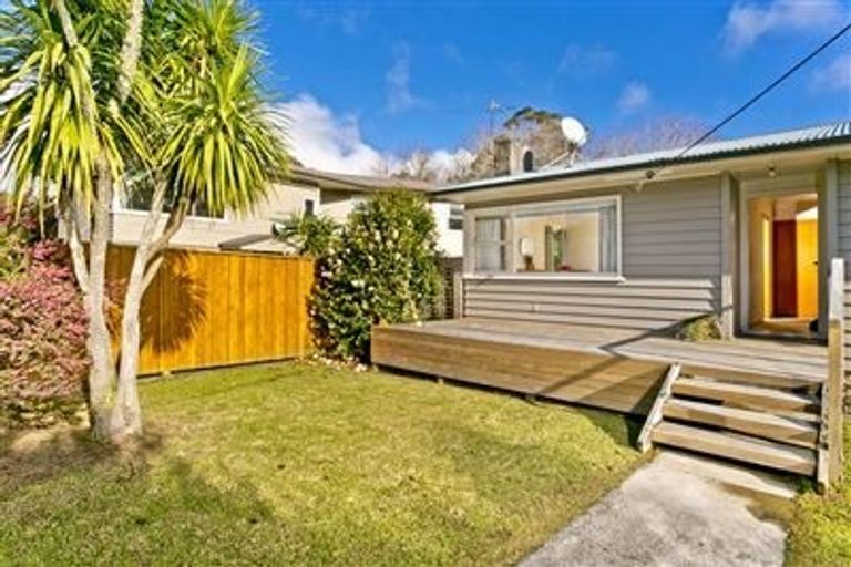 Photo of property in 44 Trinidad Road, Sunnynook, Auckland, 0620