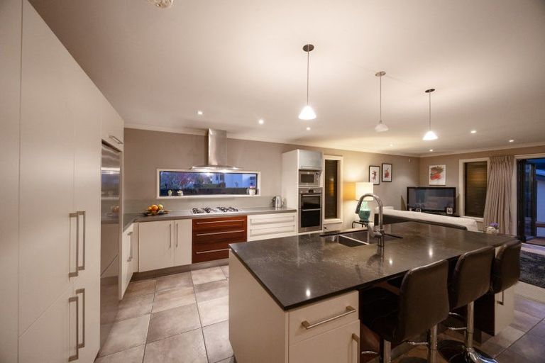 Photo of property in 42 Lincoln Terrace, Hokowhitu, Palmerston North, 4410