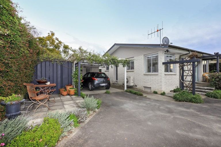 Photo of property in 2/32 Greenwood Road, Havelock North, 4130