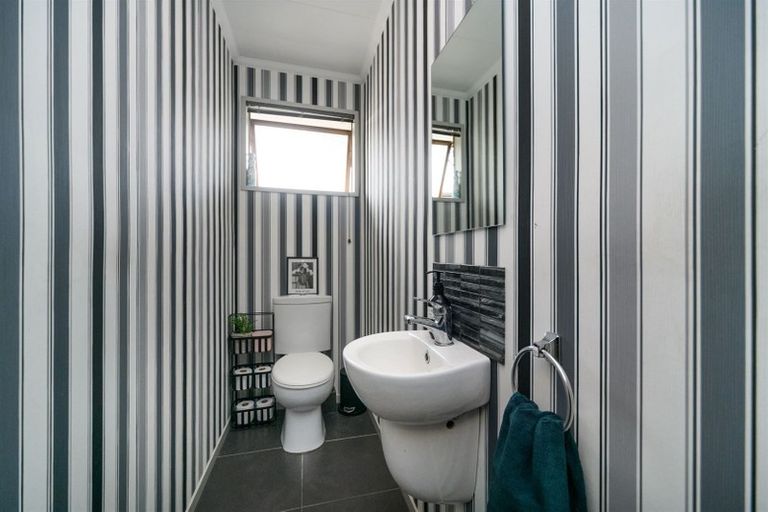 Photo of property in 1 Kimberley Grove, Westbrook, Palmerston North, 4412