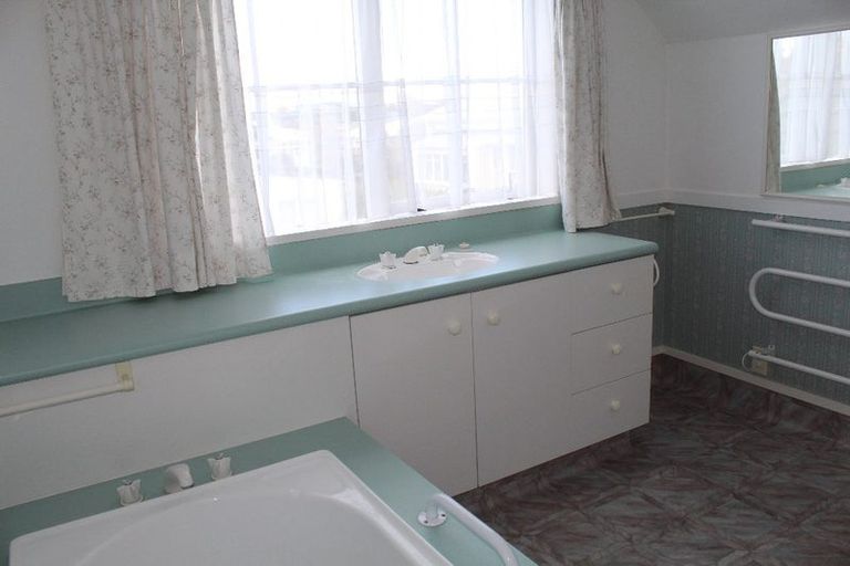 Photo of property in 11a Limbrick Street, Terrace End, Palmerston North, 4410