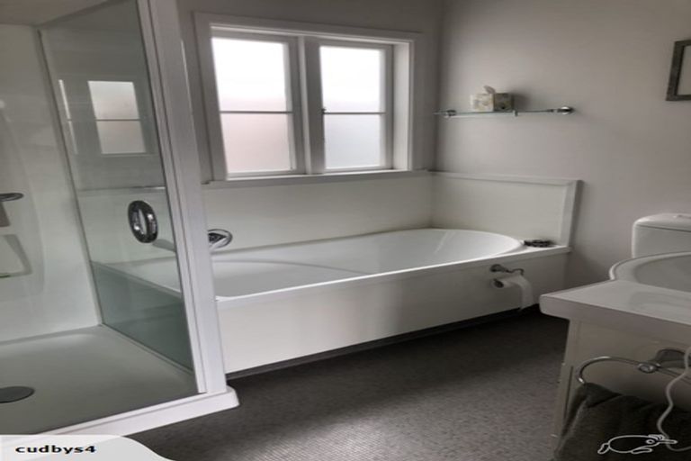 Photo of property in 6 Hindmarsh Street, Johnsonville, Wellington, 6037