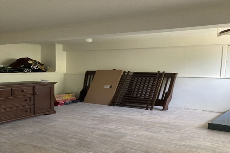 Photo of property in 80 Stottholm Road, Titirangi, Auckland, 0604