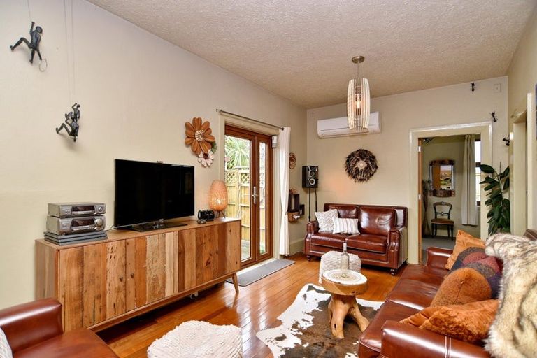 Photo of property in 16 Estuary Road, New Brighton, Christchurch, 8061