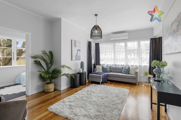 Photo of property in 16 Purser Grove, Fairfield, Lower Hutt, 5011