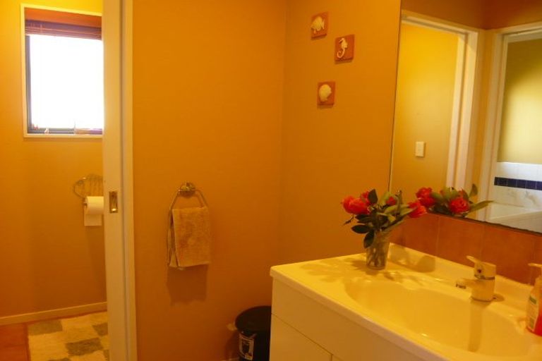 Photo of property in 7 Johnsfield Place, Rototuna, Hamilton, 3210