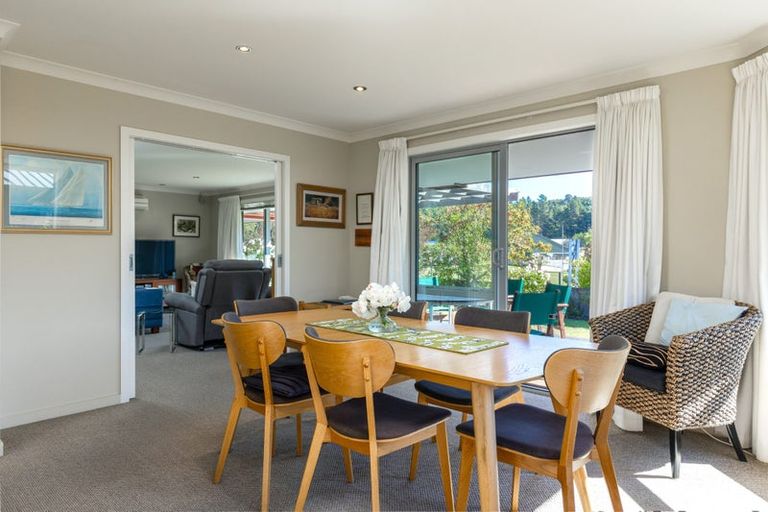 Photo of property in 6 Weka Place, Picton, 7220