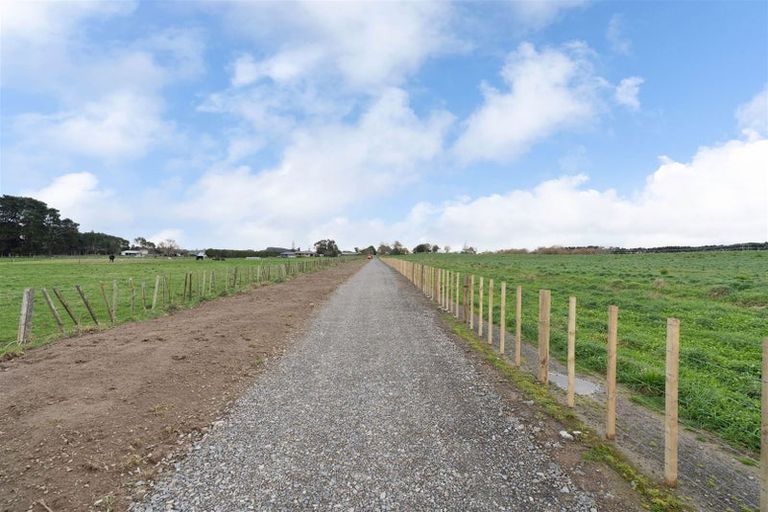 Photo of property in 246 Kawiu Road, Levin, 5510