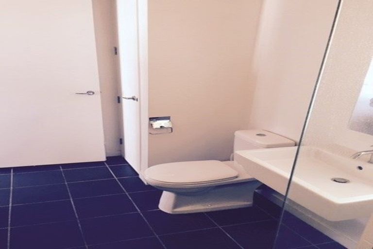 Photo of property in Montreaux Apartments, 5e/164 The Terrace, Wellington Central, Wellington, 6011