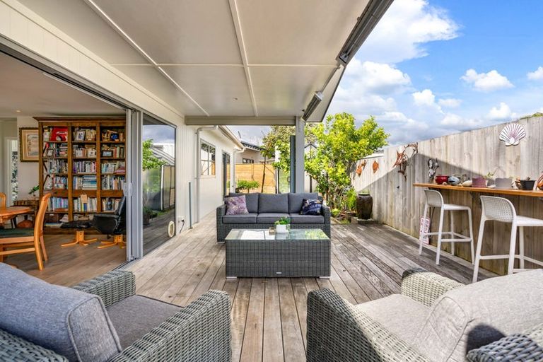 Photo of property in 229a Ocean Road, Whangamata, 3620