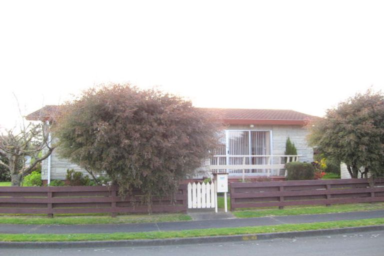 Photo of property in 6 Saunders Place, Gonville, Whanganui, 4501