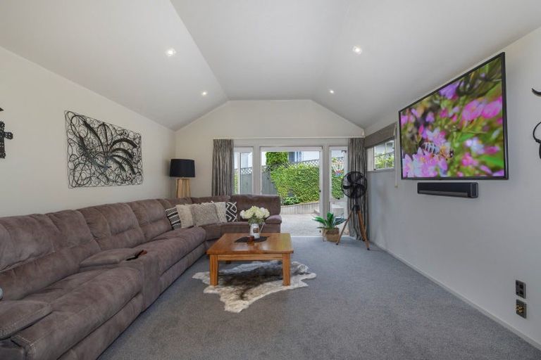 Photo of property in 14 Kenmure Place, Bethlehem, Tauranga, 3110