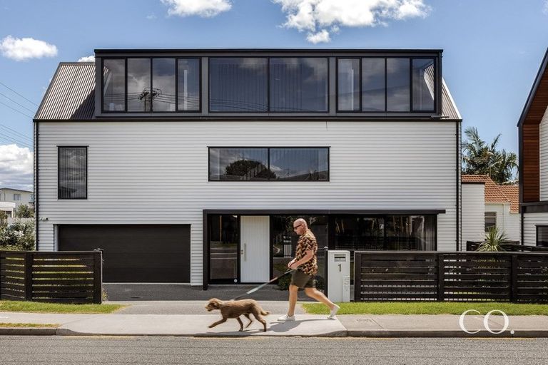 Photo of property in 1 Karewa Parade, Papamoa Beach, Papamoa, 3118