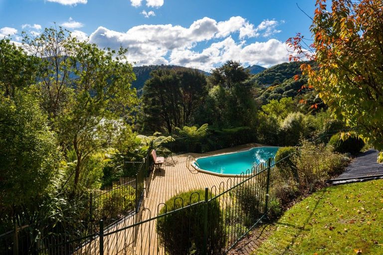 Photo of property in 259 Queen Charlotte Drive, Havelock, Picton, 7281