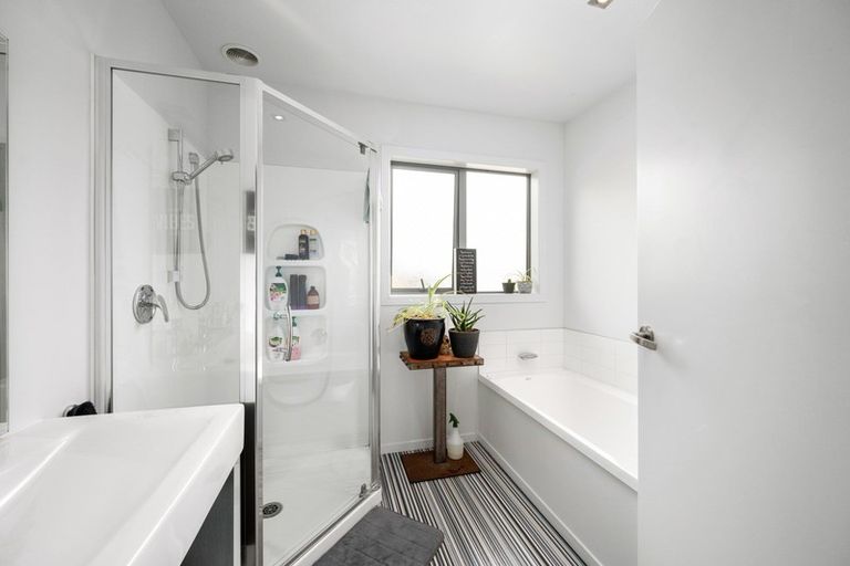 Photo of property in 5 Mohua Mews, Wanaka, 9305