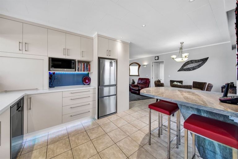 Photo of property in 16 Smeaton Road, Bell Block, New Plymouth, 4312