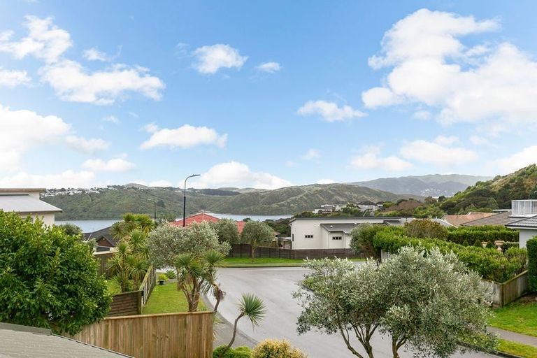 Photo of property in 9 Aspiring Terrace, Aotea, Porirua, 5024