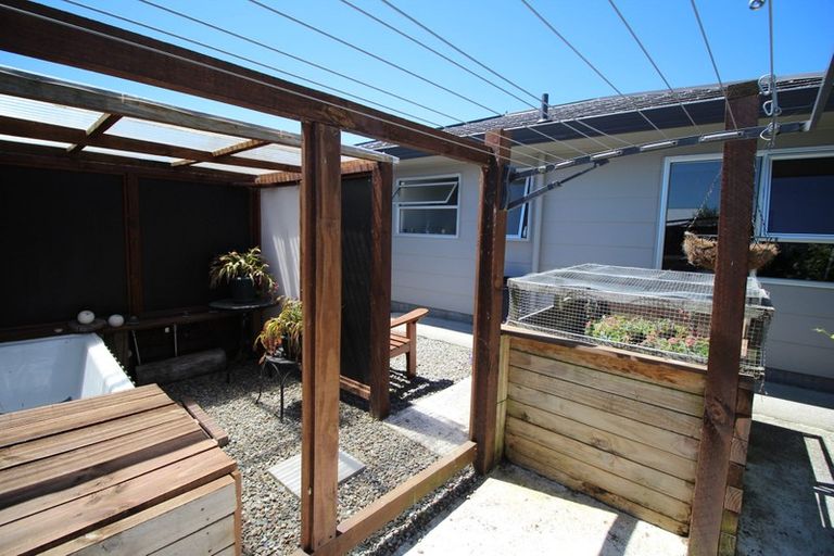 Photo of property in 15 Newton Place, Westbrook, Palmerston North, 4412