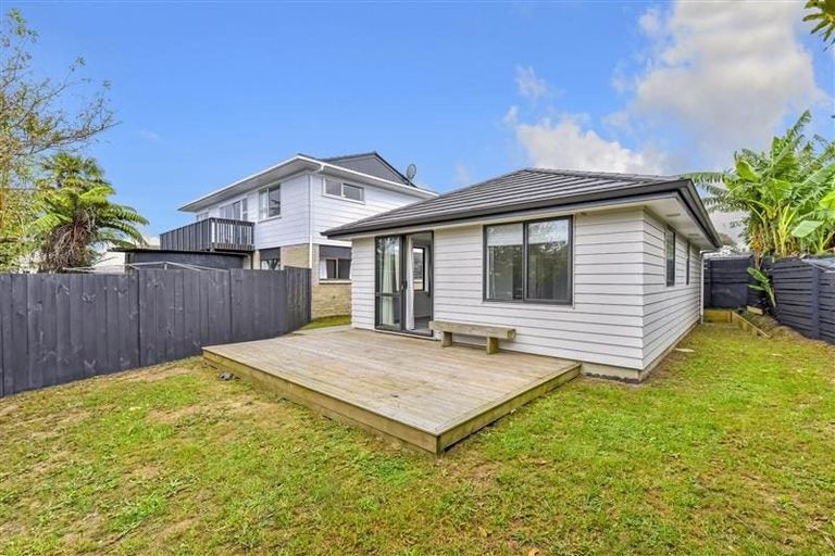 Photo of property in 4 Kopara Place, Clendon Park, Auckland, 2103