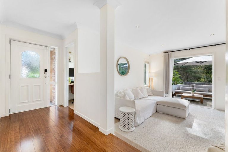 Photo of property in 16 Kunzea Place, Greenhithe, Auckland, 0632