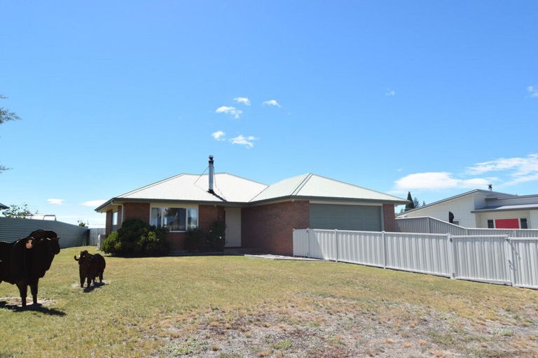 Photo of property in 6 Rhoboro Road, Twizel, 7901