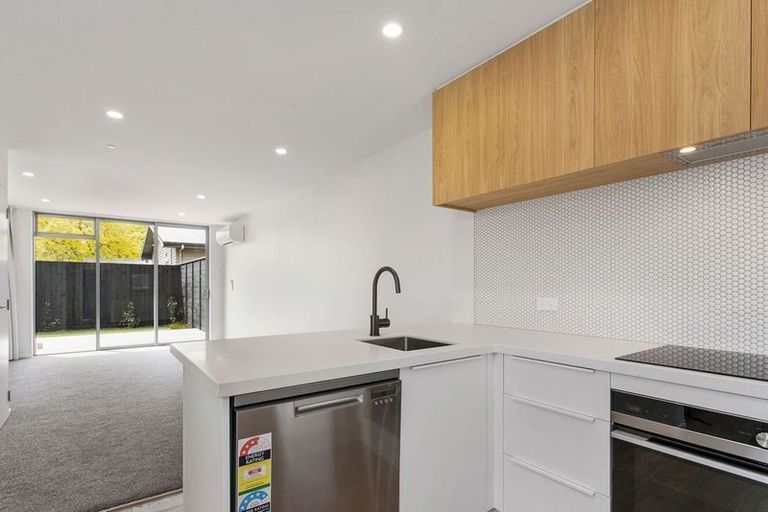 Photo of property in 31 Oxley Avenue, St Albans, Christchurch, 8014