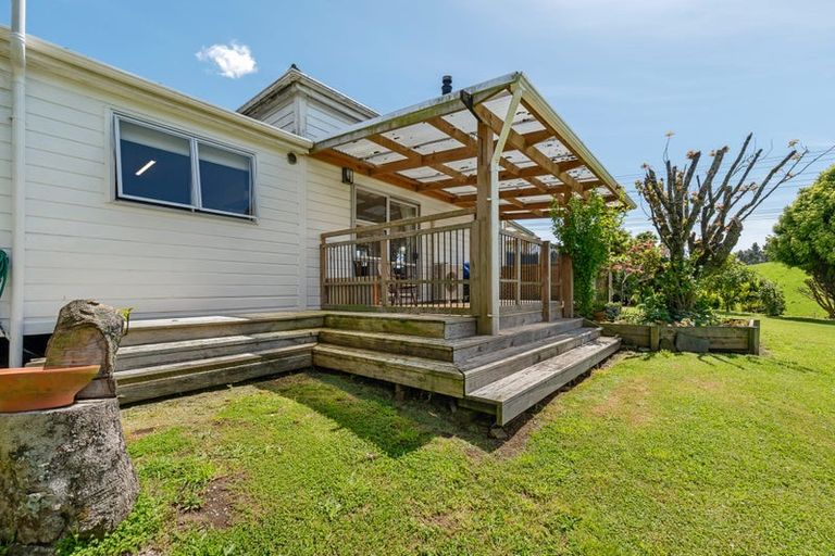 Photo of property in 20 Dudley Road Lower, Inglewood, 4386