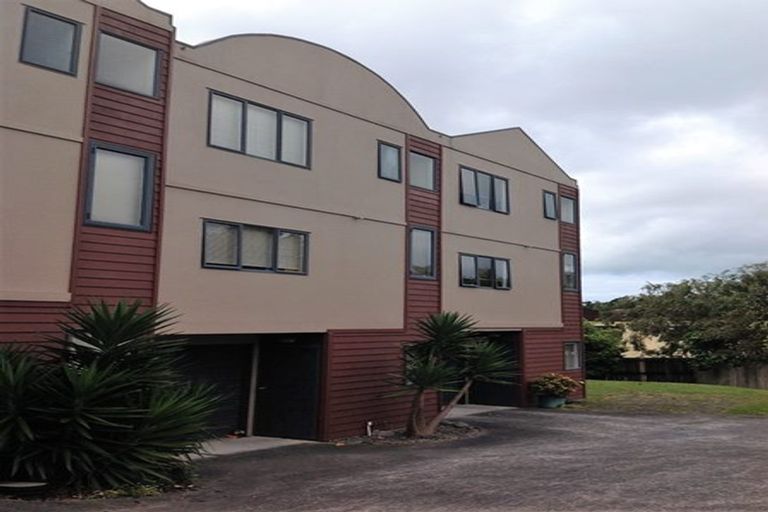 Photo of property in 11/15 Andersons Road, Oteha, Auckland, 0632