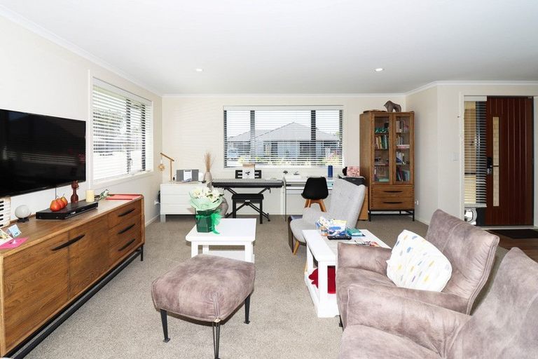 Photo of property in 3 Hereford Drive, Carterton, 5713