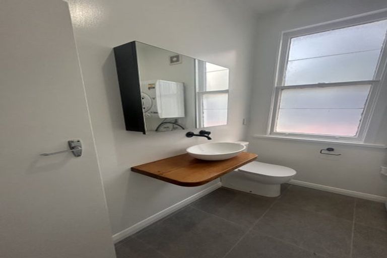 Photo of property in 39 Thompson Street, Mount Cook, Wellington, 6011