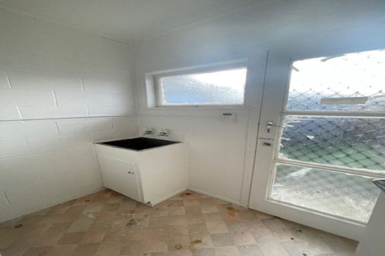 Photo of property in 3/6 Clevedon Road, Papakura, 2110