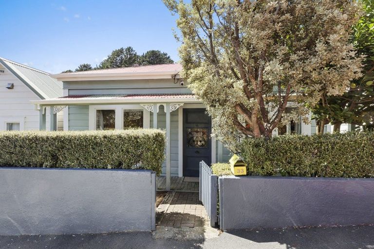Photo of property in 33 Edinburgh Terrace, Berhampore, Wellington, 6023