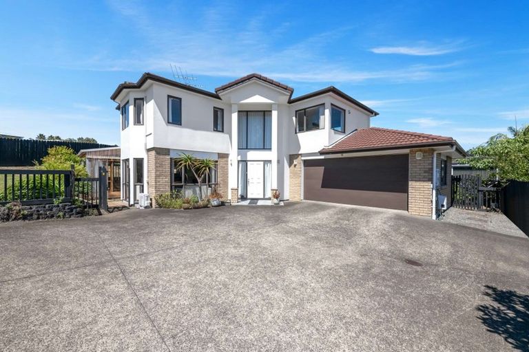 Photo of property in 9 Jomard Terrace, Northcross, Auckland, 0632