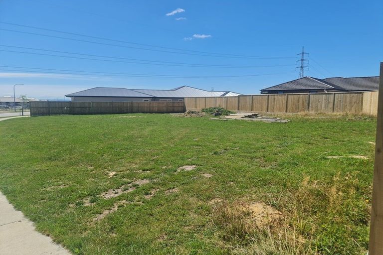 Photo of property in 8 Sardinia Grove, Fitzherbert, Palmerston North, 4410
