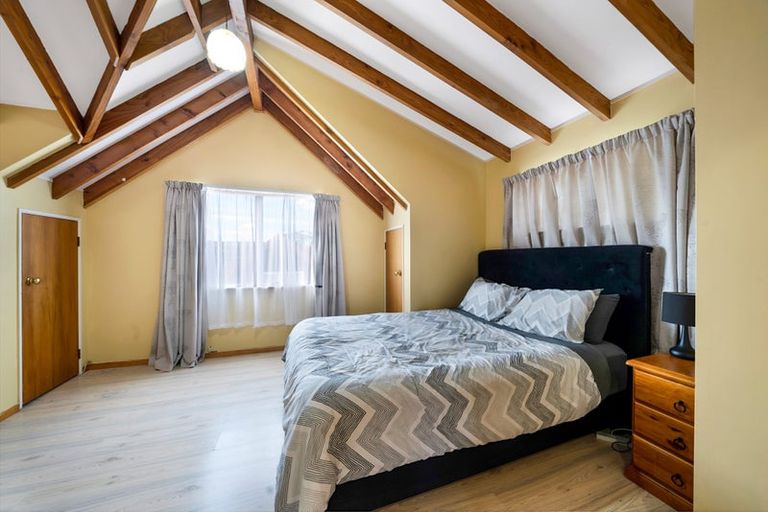 Photo of property in 2/62 Granville Drive, Massey, Auckland, 0614