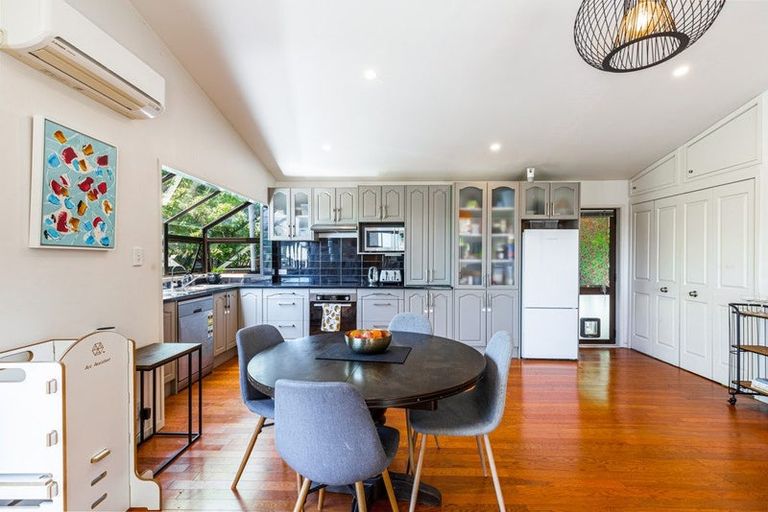 Photo of property in 29a Clayburn Road, Glen Eden, Auckland, 0602