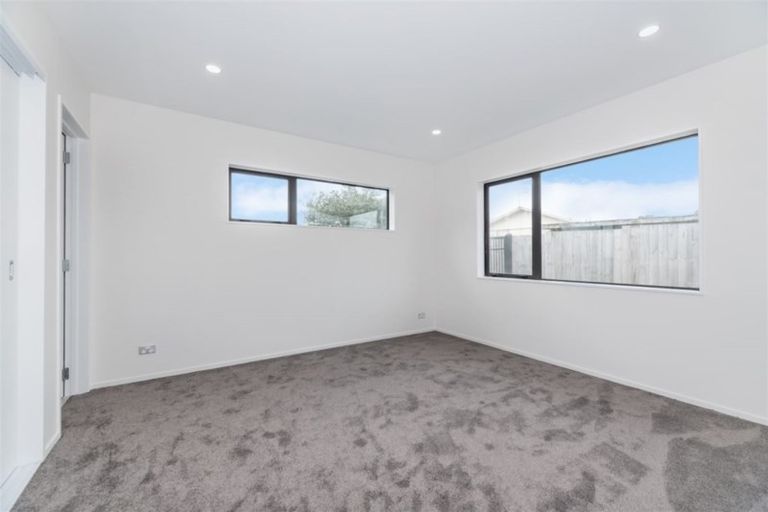Photo of property in 18b Riverpark Crescent, Henderson, Auckland, 0610