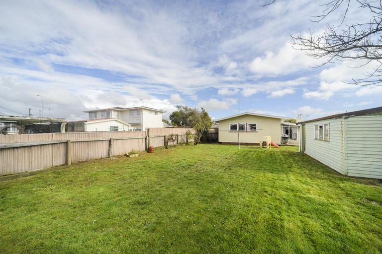 Photo of property in 73 Lockhart Avenue, Milson, Palmerston North, 4414